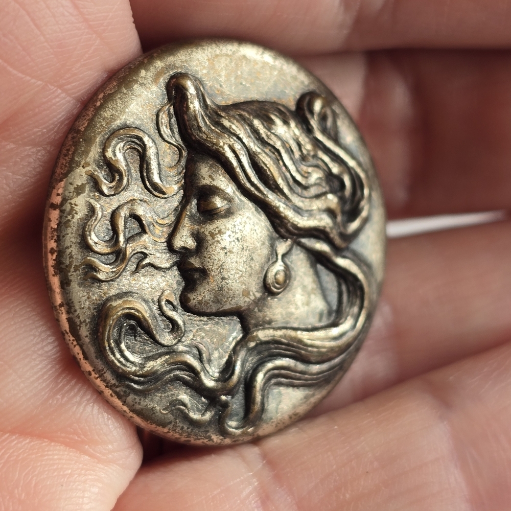 Art Nouveau style brooch woman with flowing hair dark silver tone pin - Picture 6 of 14